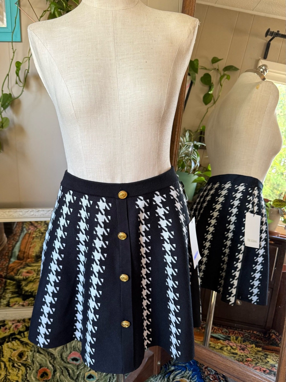 Amber Sky Black & White Houndstooth Button-Front Skirt, NEW w/tags XL